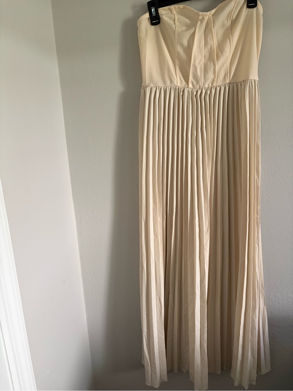 SHEIN Pleated Cream Maxi half shoulder dress - Picture 2 of 3